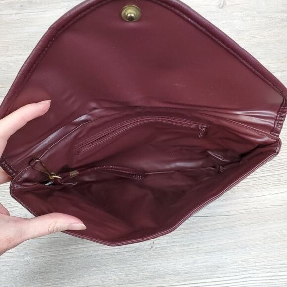 Vintage maroon envelope clutch wristlet made in Taiwan R.O.C - Picture 7 of 14